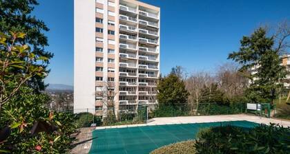 Apartment in Tassin With Panoramic Views