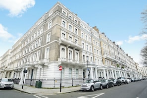 Front of property - Queen's Gate Gardens Flat (London)