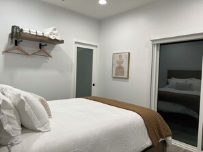 3 bedrooms, iron/ironing board, free WiFi, bed sheets - 3 Bed 2 Bath home near Disney with Hot Tub (Anaheim)