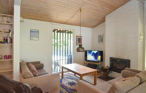 Flat-screen TV, fireplace - Holiday home near beach nature and activities (Væggerløse)