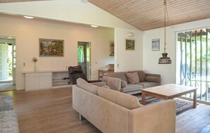 Flat-screen TV, fireplace - Holiday home near beach nature and activities (Væggerløse)
