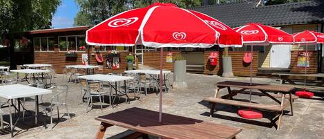 House | Outdoor dining