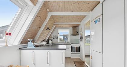 Lovely holiday home with sea view