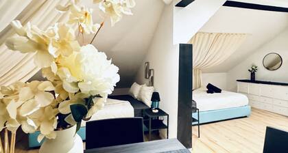 Room in Shared Apt w Great Transport Links, up to 4 Guests