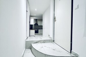 Interior - Room in Shared Apt w Great Transport Links, up to 4 Guests (Vienna)