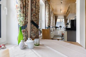 Interior - Laura's Country Guesthouse 'Type C Comfort Double Room with Balcony' (Medebach)
