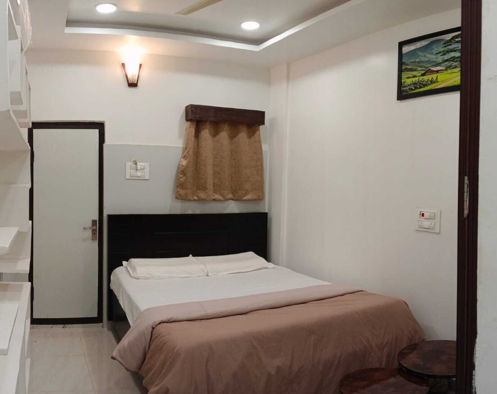 Double Bed Non AC | WiFi (無料)