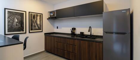 Studio, 1 Bedroom, Accessible | Interior