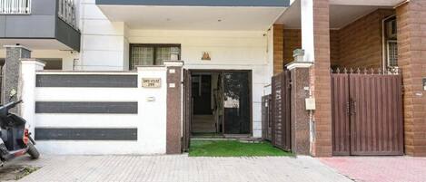 واجهة المنشأة