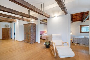 Bureau, Wi-Fi, draps fournis
