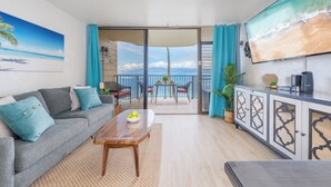 TV - Remodeled BeachFront 1BD w Ocean Views - Kahana Reef 311 (Lahaina)