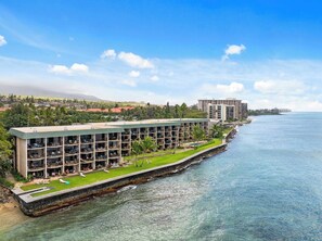Exterior - Remodeled BeachFront 1BD w Ocean Views - Kahana Reef 311 (Lahaina)