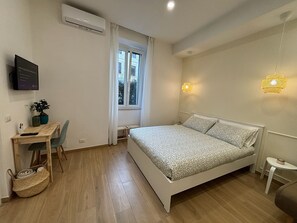 WiFi, bed sheets, wheelchair access