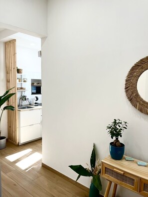 Fridge, microwave, coffee/tea maker, cookware/dishes/utensils