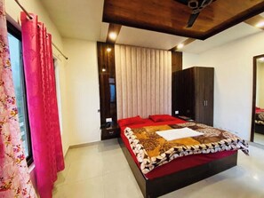 Deluxe Room | Free WiFi