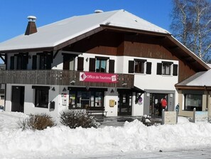 Exterior - Spacious apartment near slopes with balcony and parking (Thollon-les-Mémises)