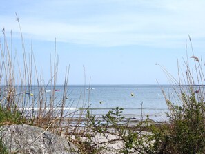 Beach - Spacious apartment for 4 in Sarzeau center with parking, terrace and elevator (Sarzeau)