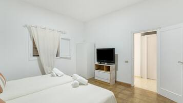 Ferros/tábuas de passar roupa, Wi-Fi, roupa de cama