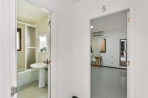 Doccia, asciugacapelli, asciugamani