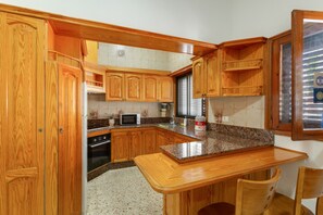 Private kitchen - Room 6 with Shared Terrace and Wi-Fi (Arinaga)