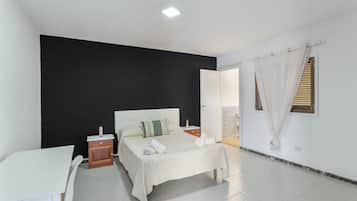 Fer et planche à repasser, draps fournis