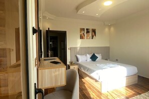 Iron/ironing board, WiFi, bed sheets - Cheops Horizon Pyramids View (Giza Governorate)
