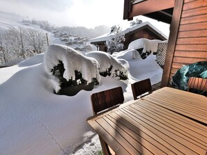 Outdoor dining - 3-room apt for 6 in Chinaillon with terrace (Le Grand-Bornand)