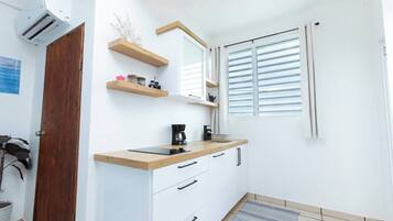 Room, 1 Bedroom, Accessible, Smoking | Interior