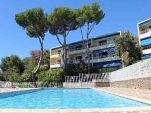 Pool - 3-room apartment, terrace, 4 people (Bormes-les-Mimosas)