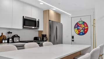 Fridge, microwave, oven, dishwasher