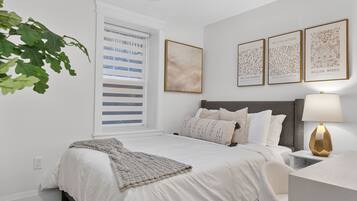 Fer et planche Ă repasser, lit parapluie, Wi-Fi, draps fournis