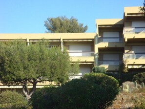 Exterior - 2-room apartment, terrace and parking, Bormes-les-Mimosas (Bormes-les-Mimosas)
