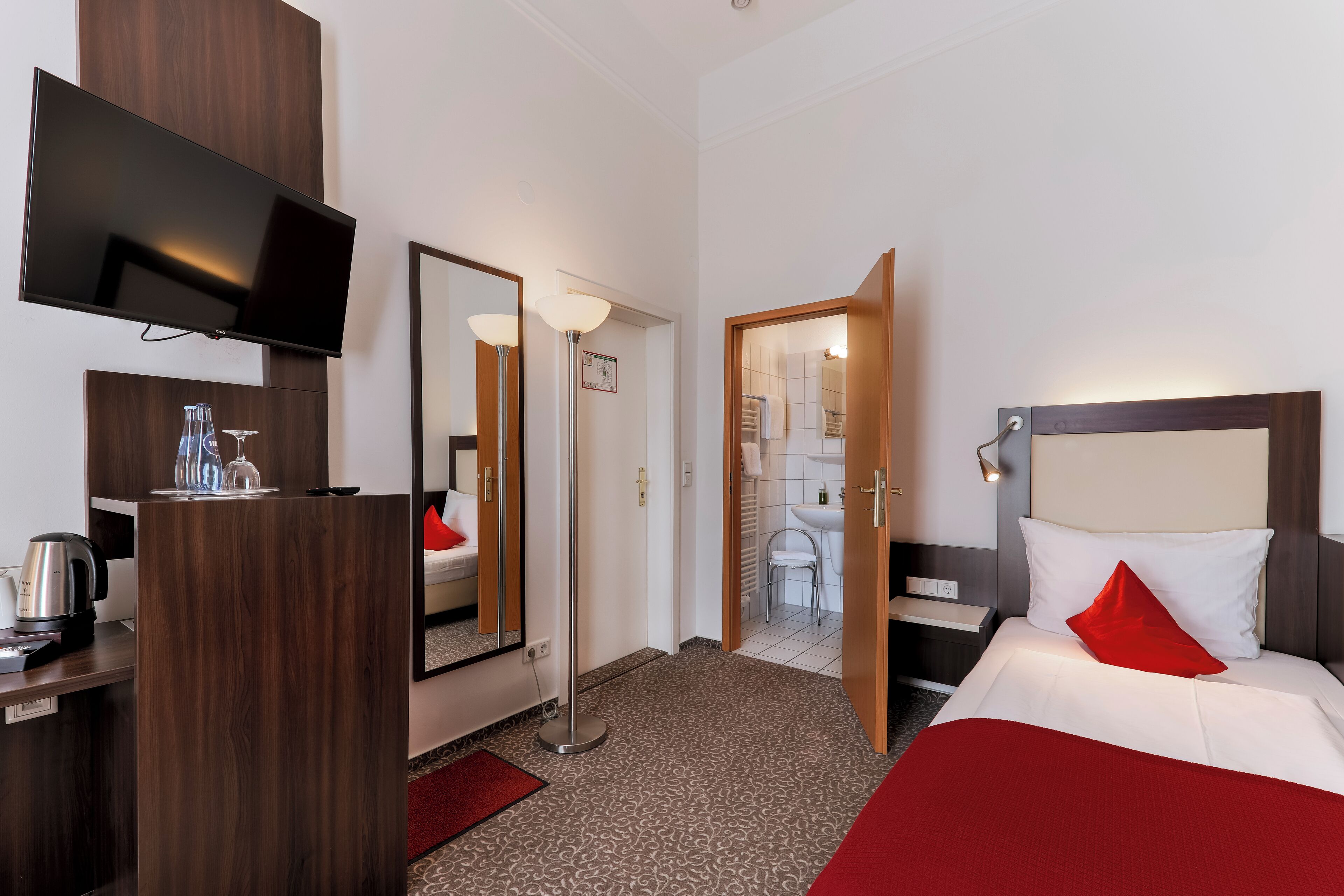 Basic Single Room | Free WiFi