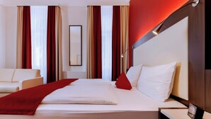 Unclassified image, 2 of 7, button - Upstalsboom Parkhotel Gästehaus  (Emden)