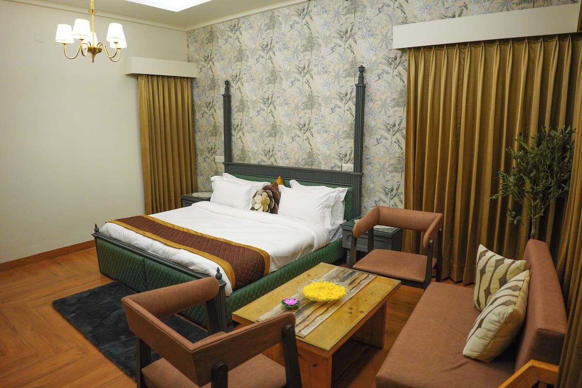 Family Room | Free WiFi