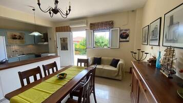 Leilighet, 2 soverom, hageutsikt | Spisestue