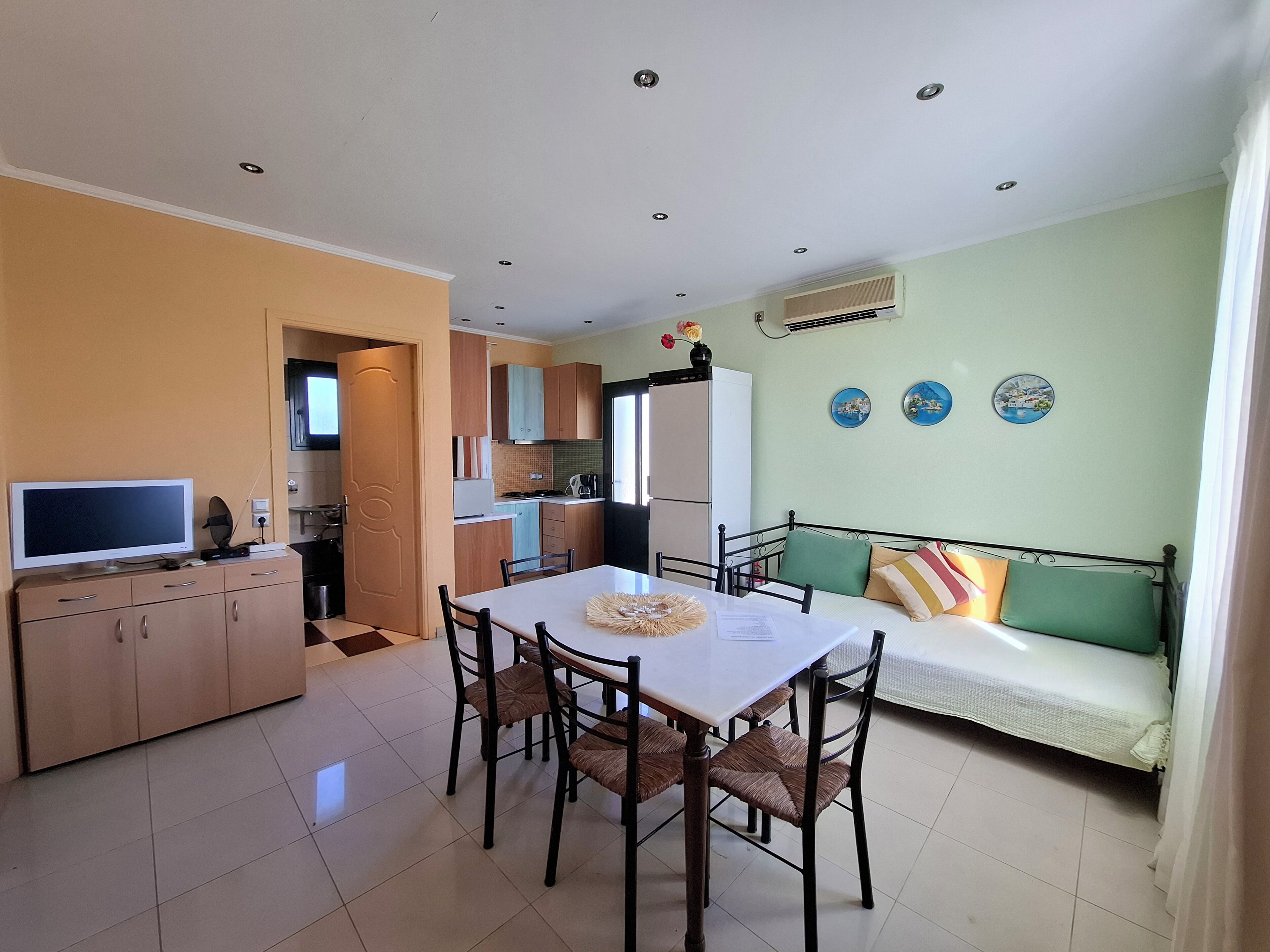 House, 2 Bedrooms, Garden View | Living area | 32-inch flat-screen TV with digital channels