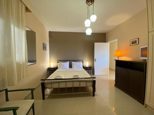 Apartment, 2 Schlafzimmer, Gartenblick | Bügeleisen/Bügelbrett, kostenlose Babybetten, kostenloses WLAN