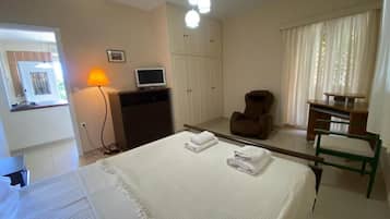 Leilighet, 2 soverom, hageutsikt | Strykejern/-brett, barnesenger (inkludert) og wi-fi (inkludert)