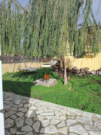 House, 2 Bedrooms, Garden View | Garden view