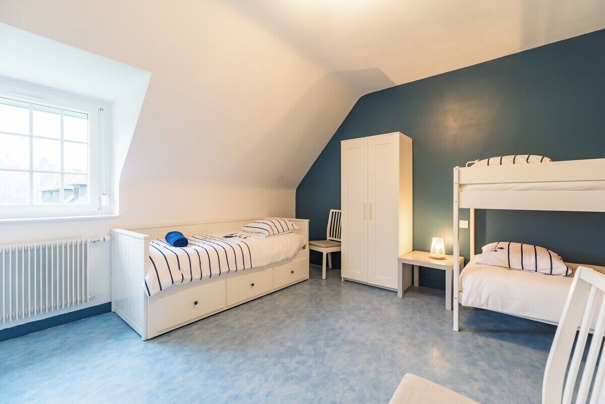 Internet, bed sheets