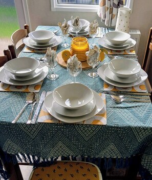 Cabin, 3 Bedrooms, Smoking, Balcony | Dining - The Hive on the River Bank (Hawick)