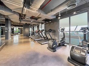 Gym - Stylish 2BR with Beach Access (Dubai)