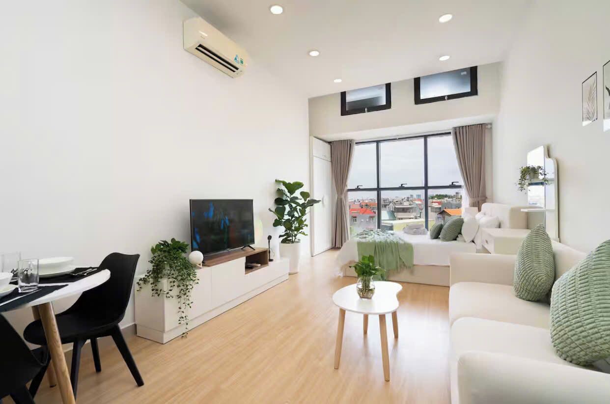 Grand Suite, 1 Bedroom, City View, Poolside | Living area | 65-inch Smart TV with premium channels, fireplace, Netflix