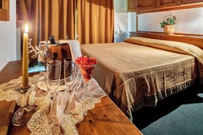 Junior Suite, Balcony, Mountain View | In-room safe, blackout drapes, free WiFi