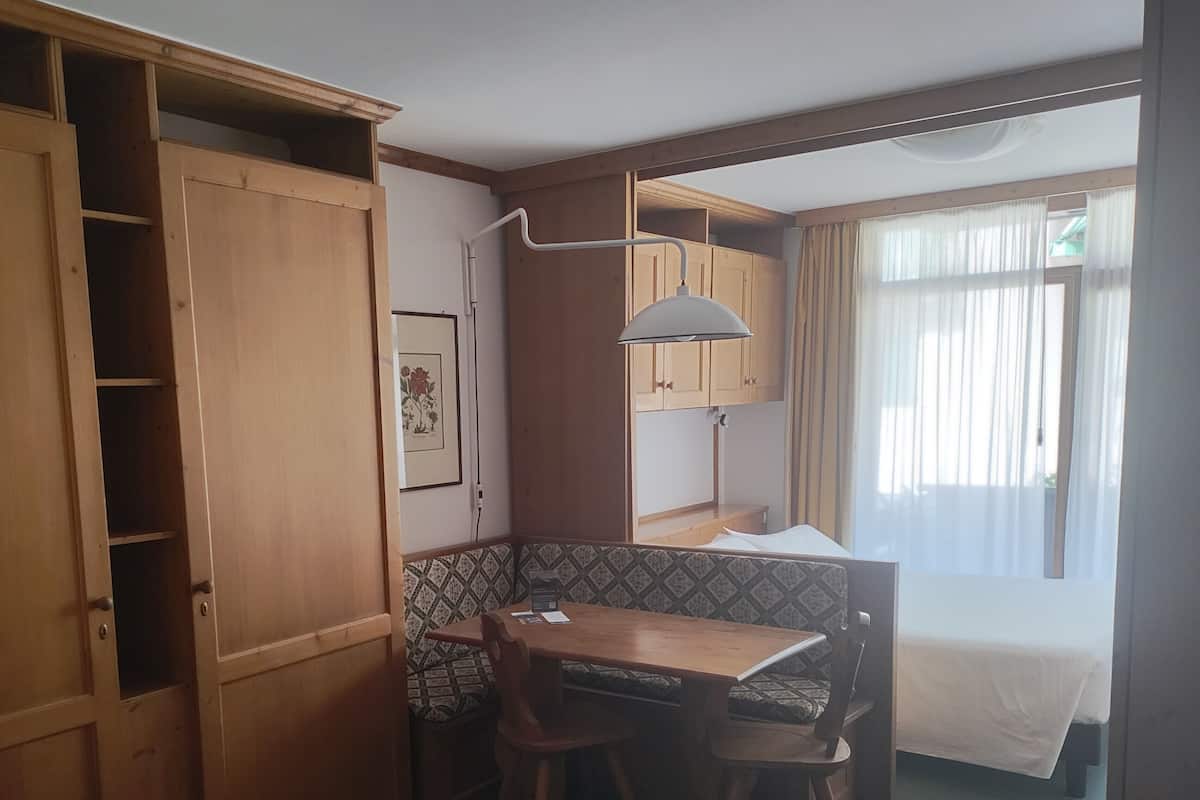 Junior Suite, Balcony, Mountain View | In-room safe, blackout drapes, free WiFi