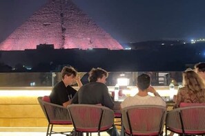 Bar (on property) - Cozy Room with Stunning Pyramids View (Giza Governorate)