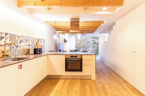 Premium Duplex | Private kitchen - Caldeireiros 95 by LovelyStay (Porto)