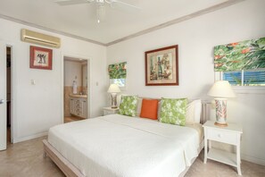 Room - #101 Oceanview beachfront Maxwell Beach Villas (Oistins)