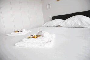 1 bedroom, WiFi, bed sheets - Beautiful Exclusive Studio in Cloche d'Or (Luxembourg City)